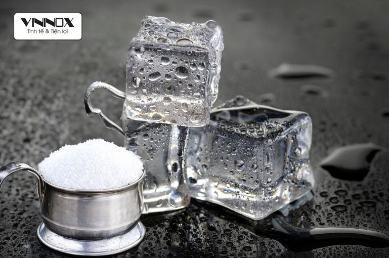 Giữ đá lâu tan bằng muối